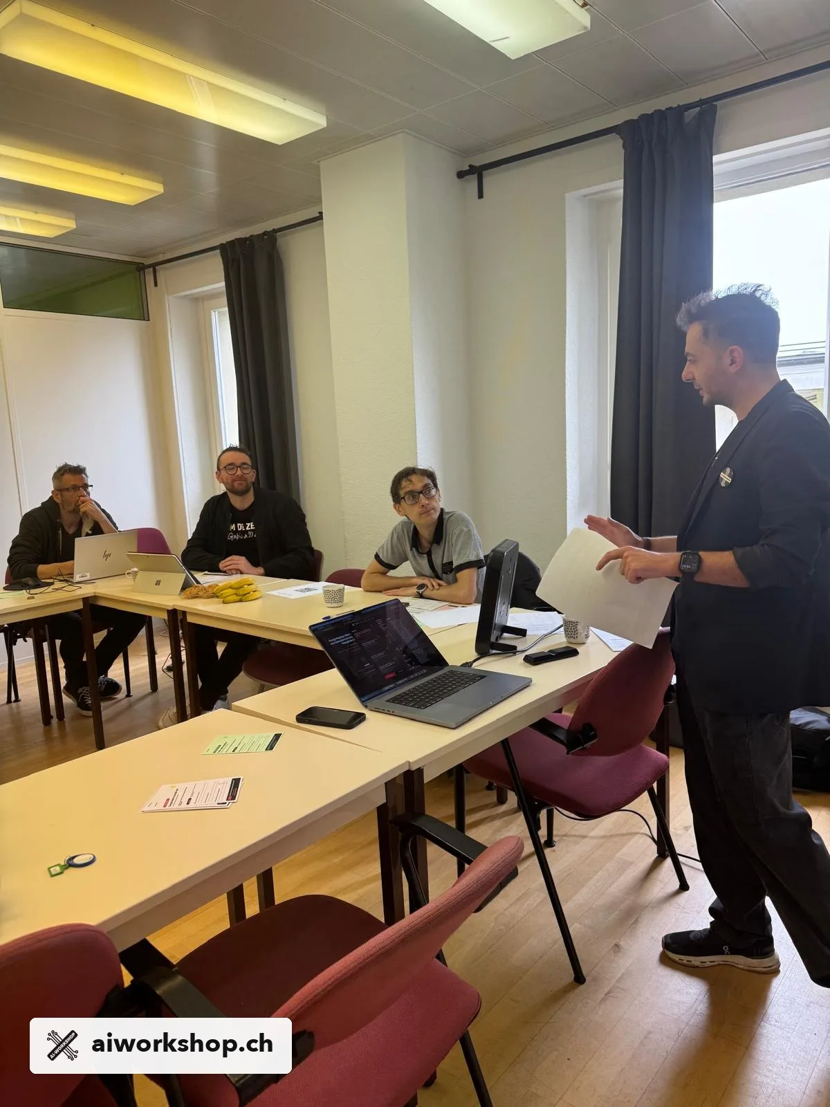 Des participants structurent un workflow d’agent avec l’Agent Design Canvas à Lausanne